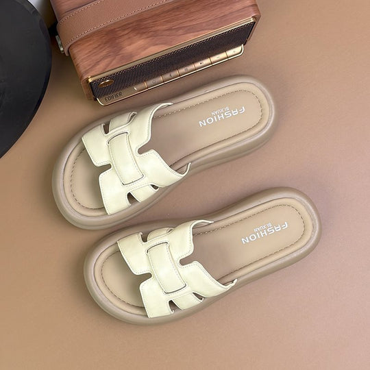Damen Slide-Sandalen mit glänzendem Riemen und komfortabler Sohle EB