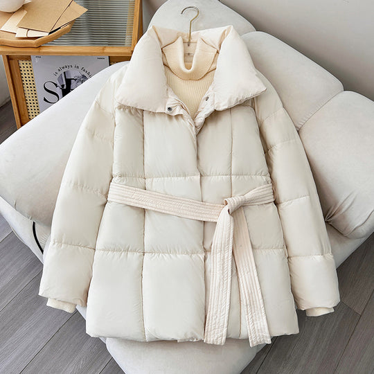 Damen modische wattierte Jacke mit Gürtel und hochschließendem Kragen EB