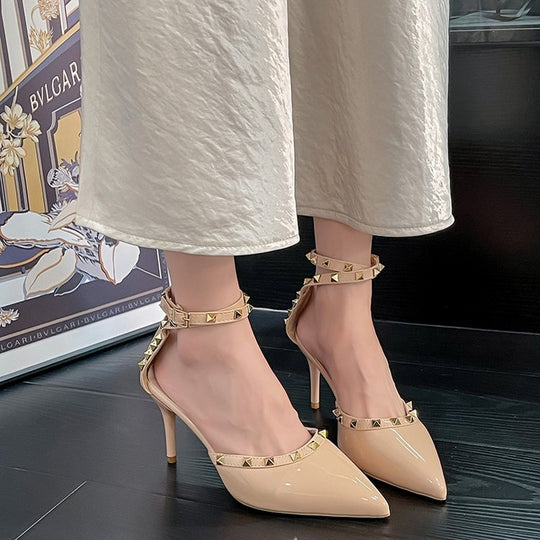 Damen Elegante Pumps mit transparentem Riemen und dekorativen Nieten EB