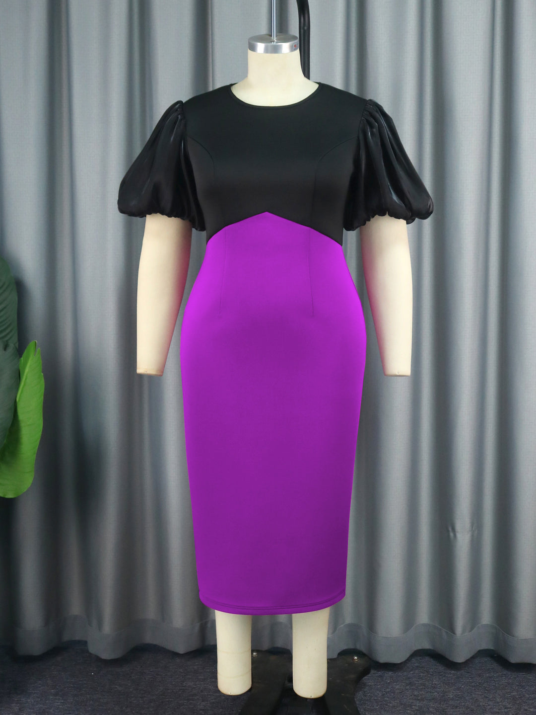 Damen Figurbetontes Kleid mit voluminösen Puffärmeln EB
