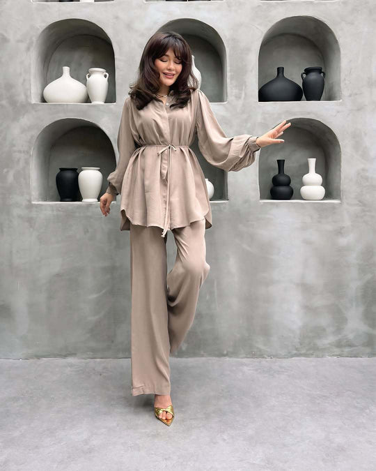 Damen elegantes Set mit langer Bluse und weitem Hosen EB