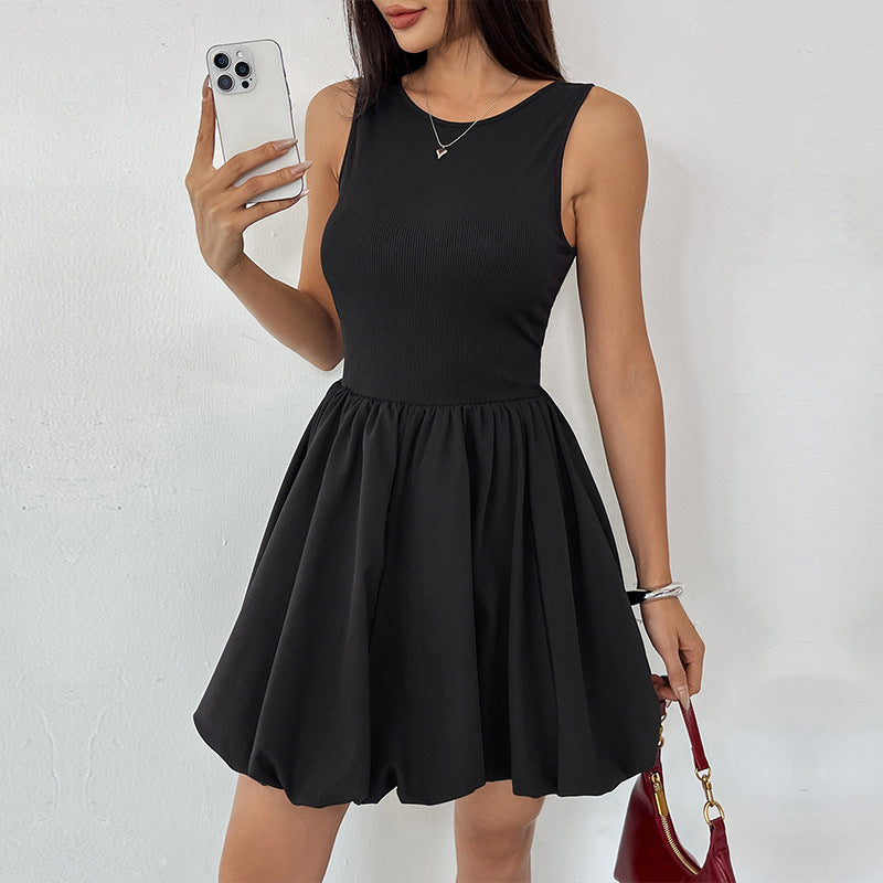 Damen Sommerliches Minikleid mit figurbetontem Oberteil und schwingendem Rock EB