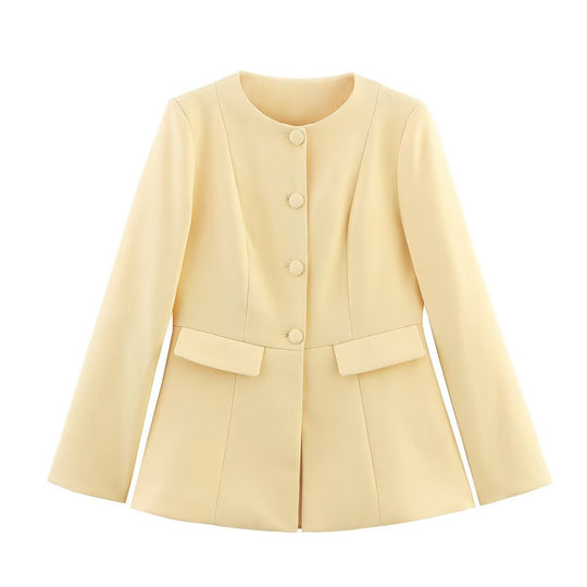Damen nan taillierter knopfblazer mit Rundhalsausschnitt und angedeuteten Pattentaschen EB