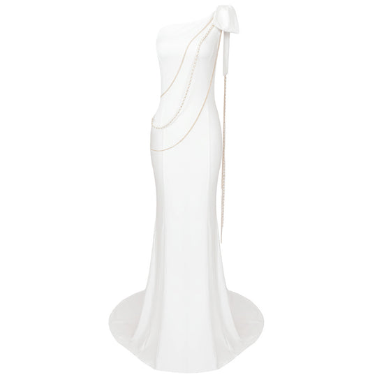 Damen Elegantes Abendkleid mit asymmetrischem Design und glamourösen Kettenakzenten EB