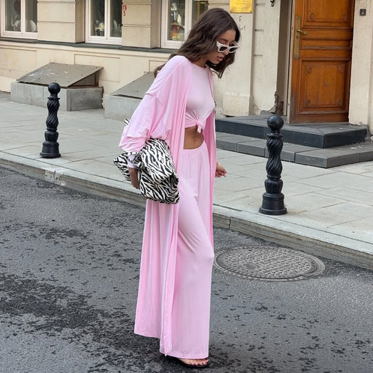 Damen Loungewear-Kombination mit weit geschnittenem Oberteil und weiten Hosen EB