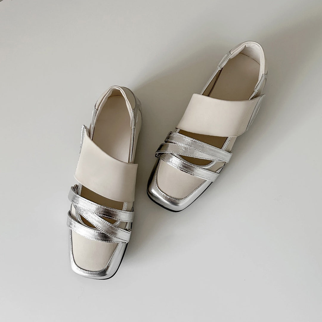 Damen klassische Loafers mit modischen Riemen und glänzenden Akzenten EB