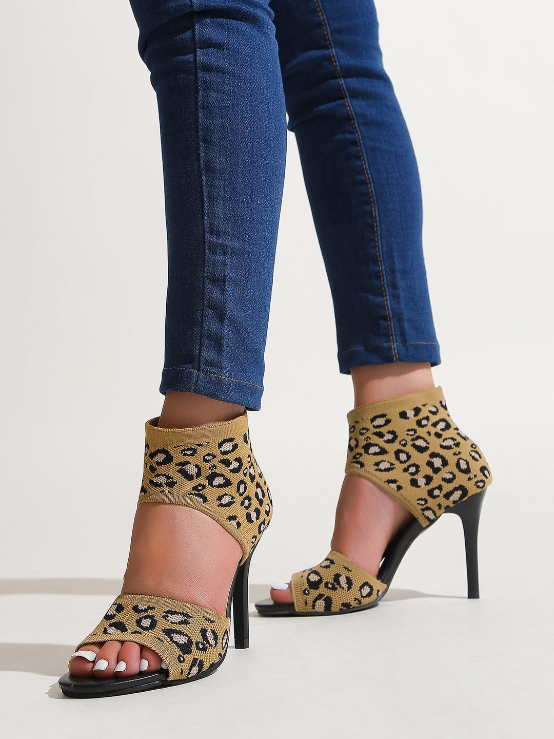Damen Peep-Toe High Heels mit elastischem Strick-Oberschaft und hochmodernem Trichterabsatz EB