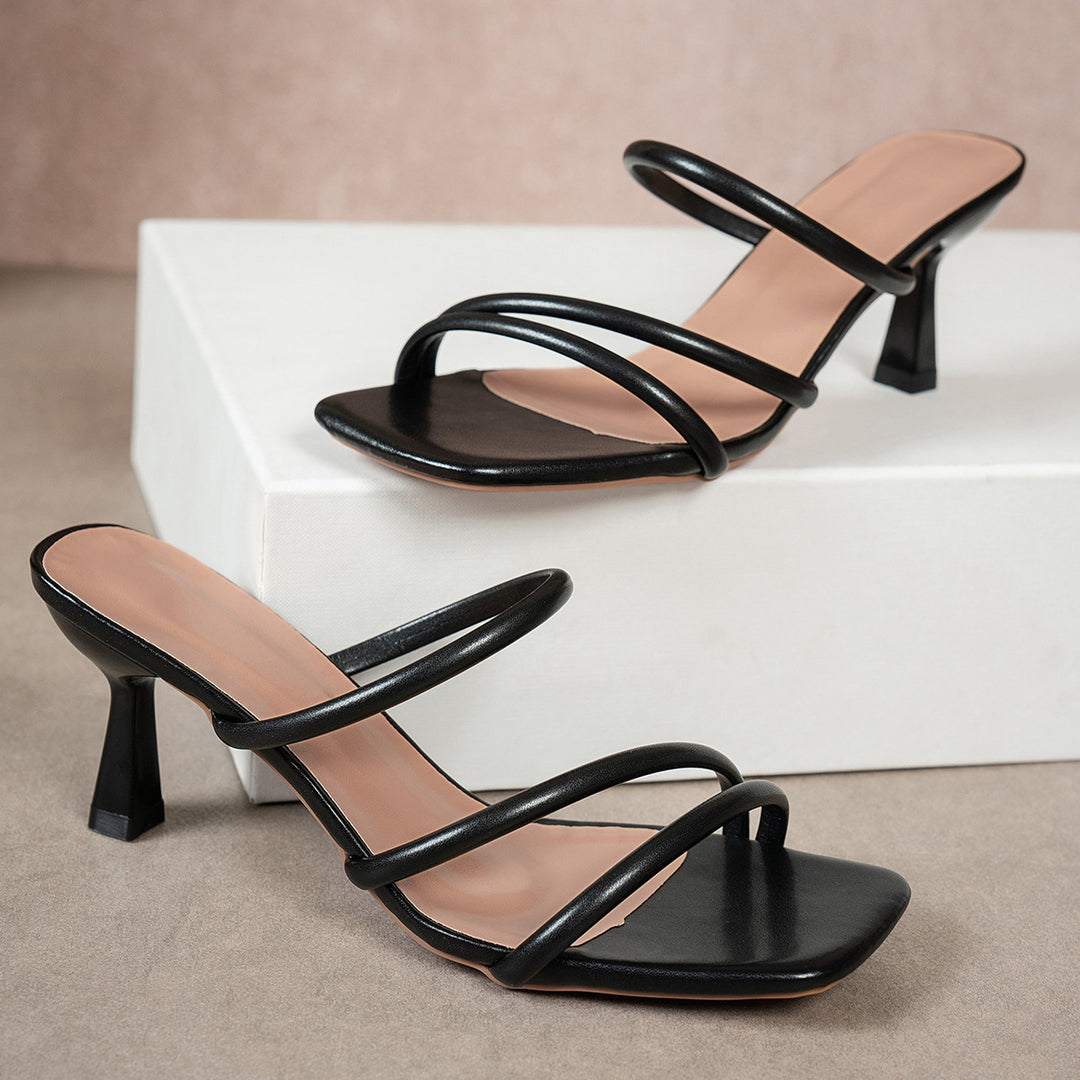 Damen nan minimalistische Sandalette mit drei schmalen Riemen, quadratischer Zehenform und femininem Trichterabsatz EB