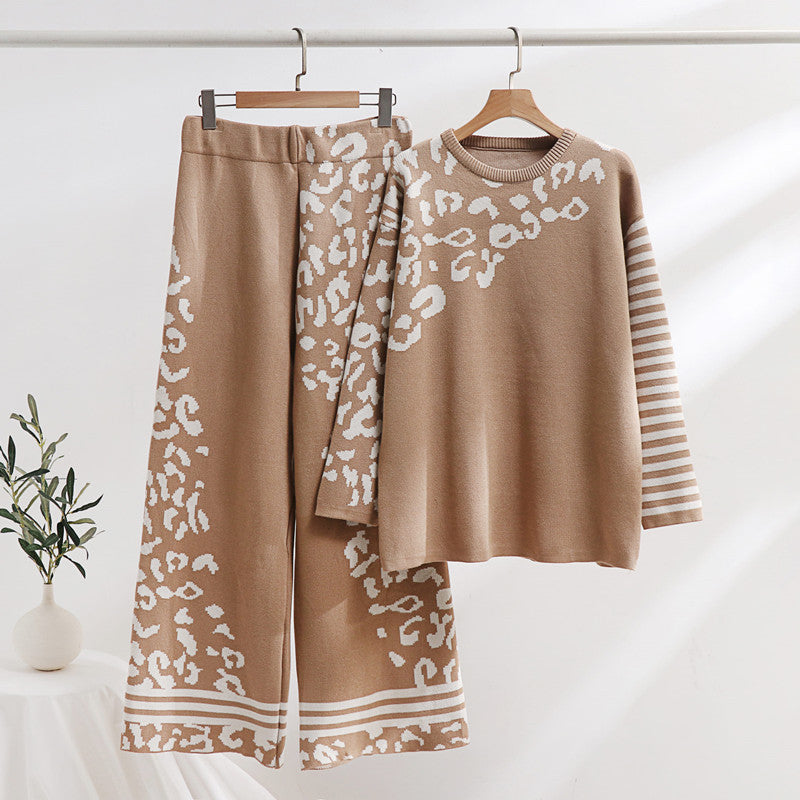 Damen modisches Lounge-Set mit Tiermuster und breiten Streifen EB