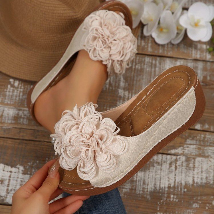 Damen Pantoletten mit floralen Applikationen und rutschfester Sohle EB