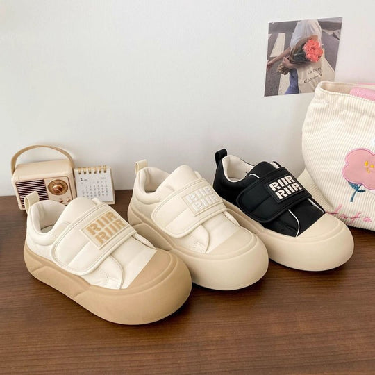 Damen Sneaker mit verstellbarem Klettverschluss und innovativem Sohlenprofil EB