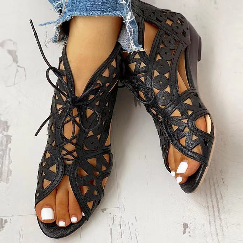 Damen Kunstleder-Sandalen mit Cut-Out-Design und Schnürung EB