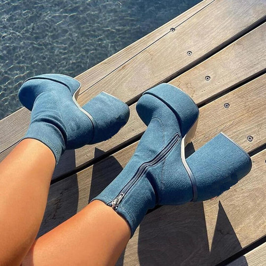 Damen nan Plateau-Stiefelette mit hohem Blockabsatz, nahtlosem Stretchschaft und robuster Laufsohle EB