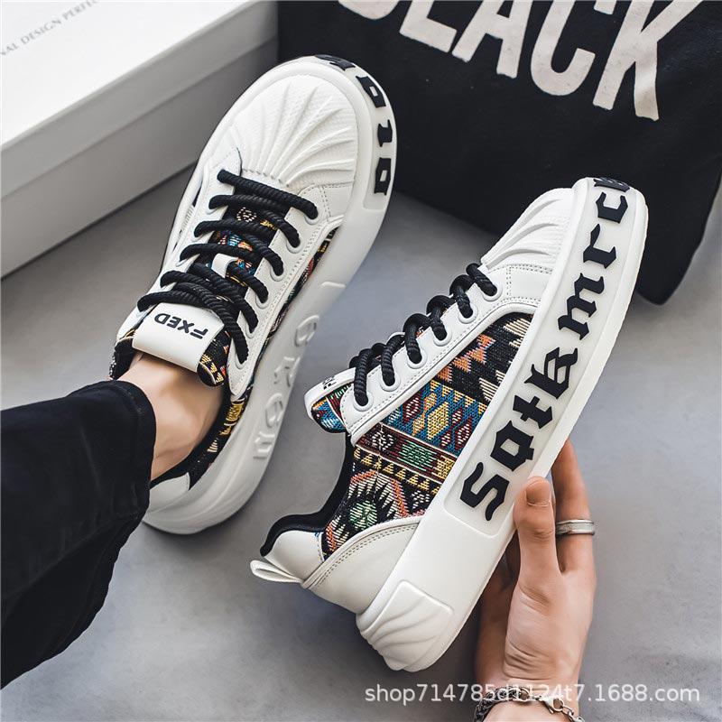Damen modische Sneakers mit innovativem Mustermix EB