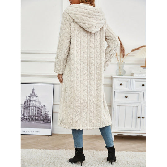 Damen Strickmantel mit Oversized-Kragen und originellen Zopfmuster EB