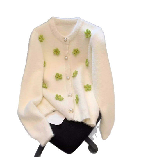 Damen Strickjacke mit zarter Blumenstickerei und Perlenknöpfen EB