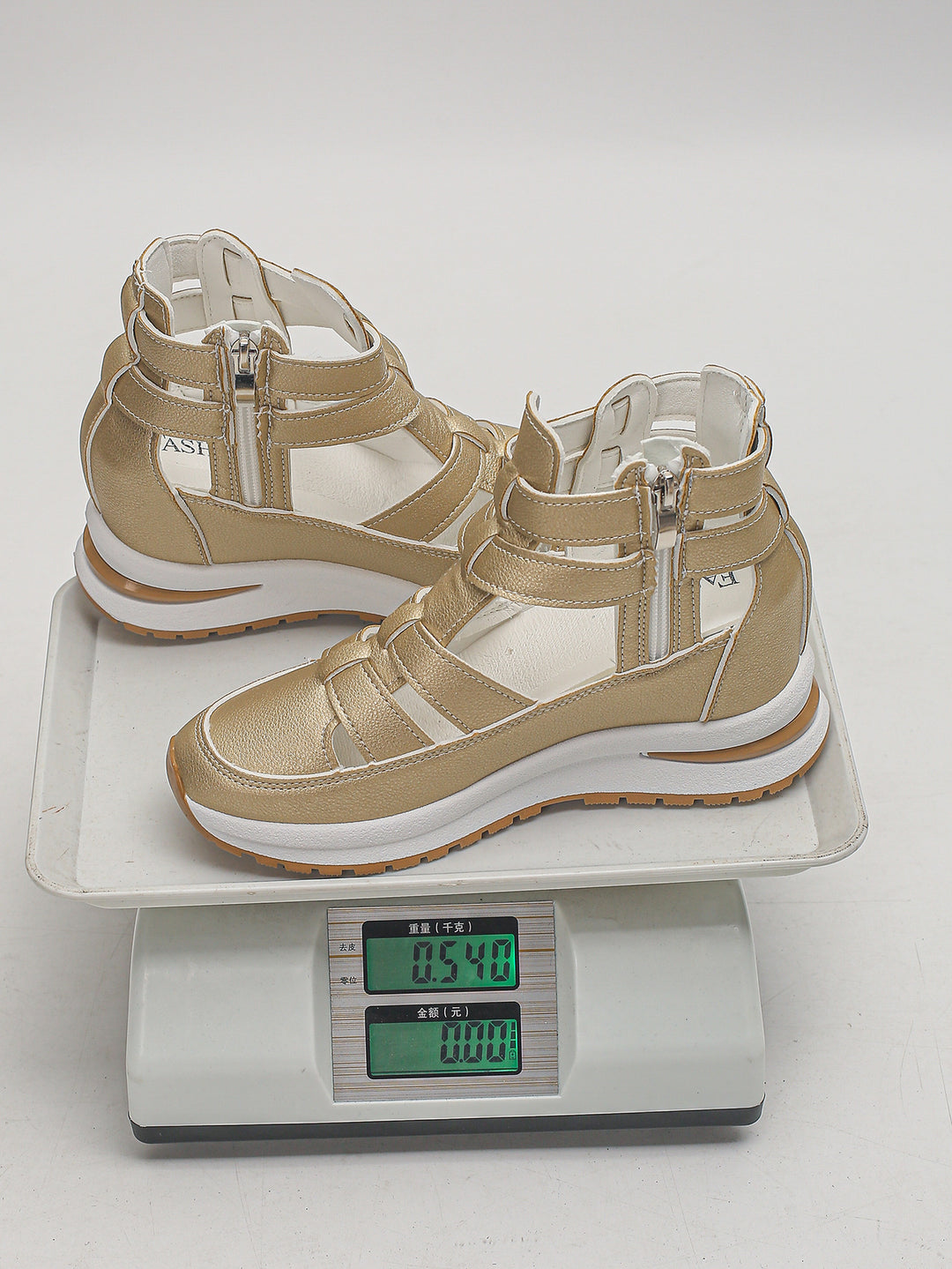Damen Sportliche Plateau-Sandale mit geflochtenem Riemen und dämpfender Profilsohle EB