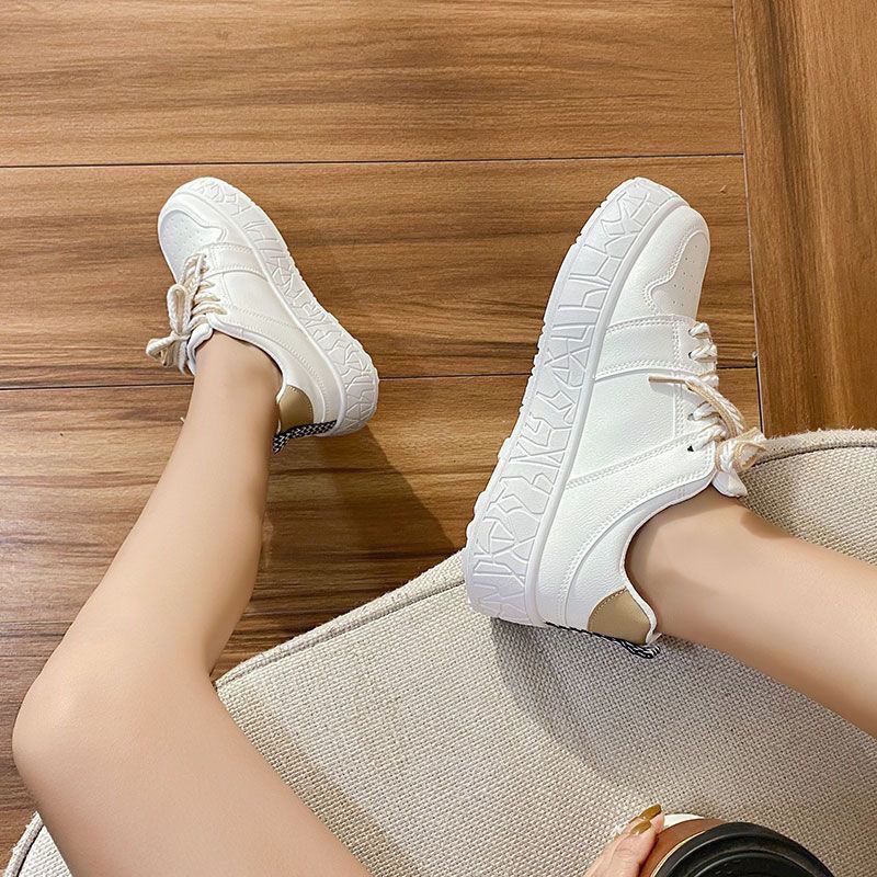Damen Sneaker mit modischem Design und robuster Sohle EB
