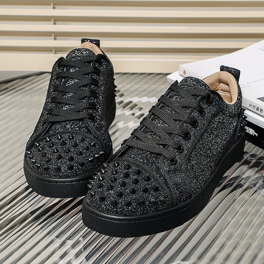 Damen glitzernder Low-Top Sneaker mit spitzem Nietenbesatz und gepolstertem Lederfutter EB