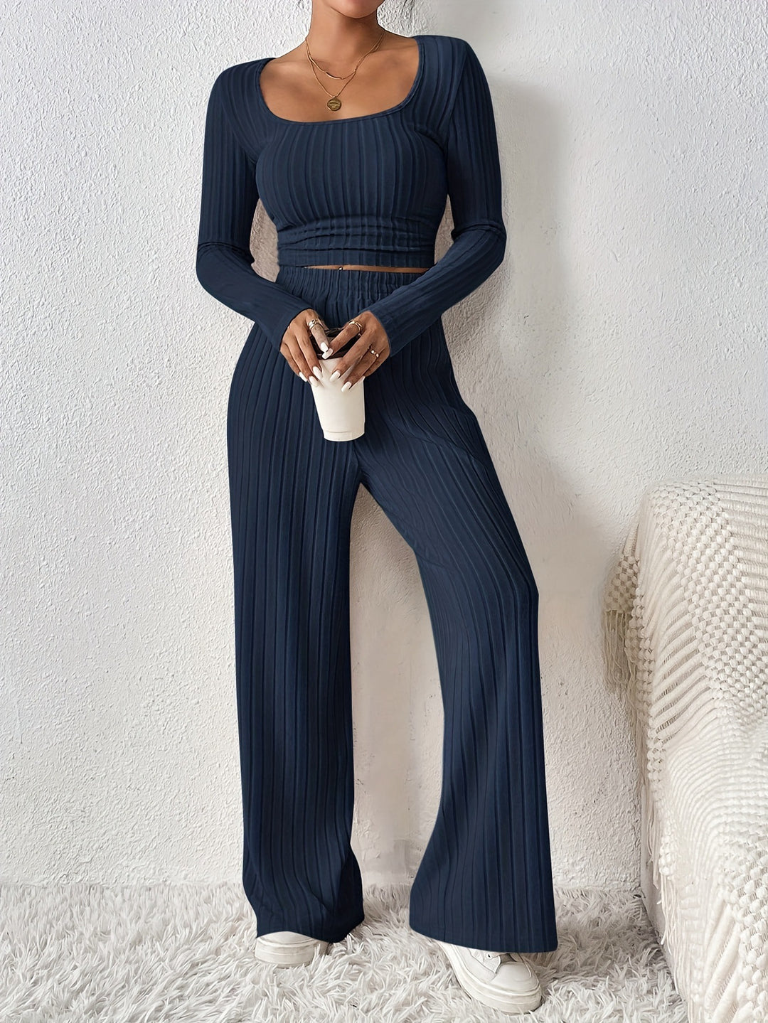 Damen Loungewear-Set mit elegantem strukturiertem Design EB