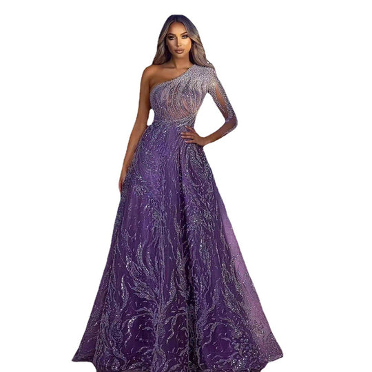 Damen Elegantes Abendkleid mit asymmetrischem Design und funkelnden Applikationen EB