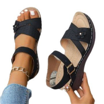 Damen Wedge-Sandalen mit floralem Riemchen-Design und komfortablem Fußbett EB