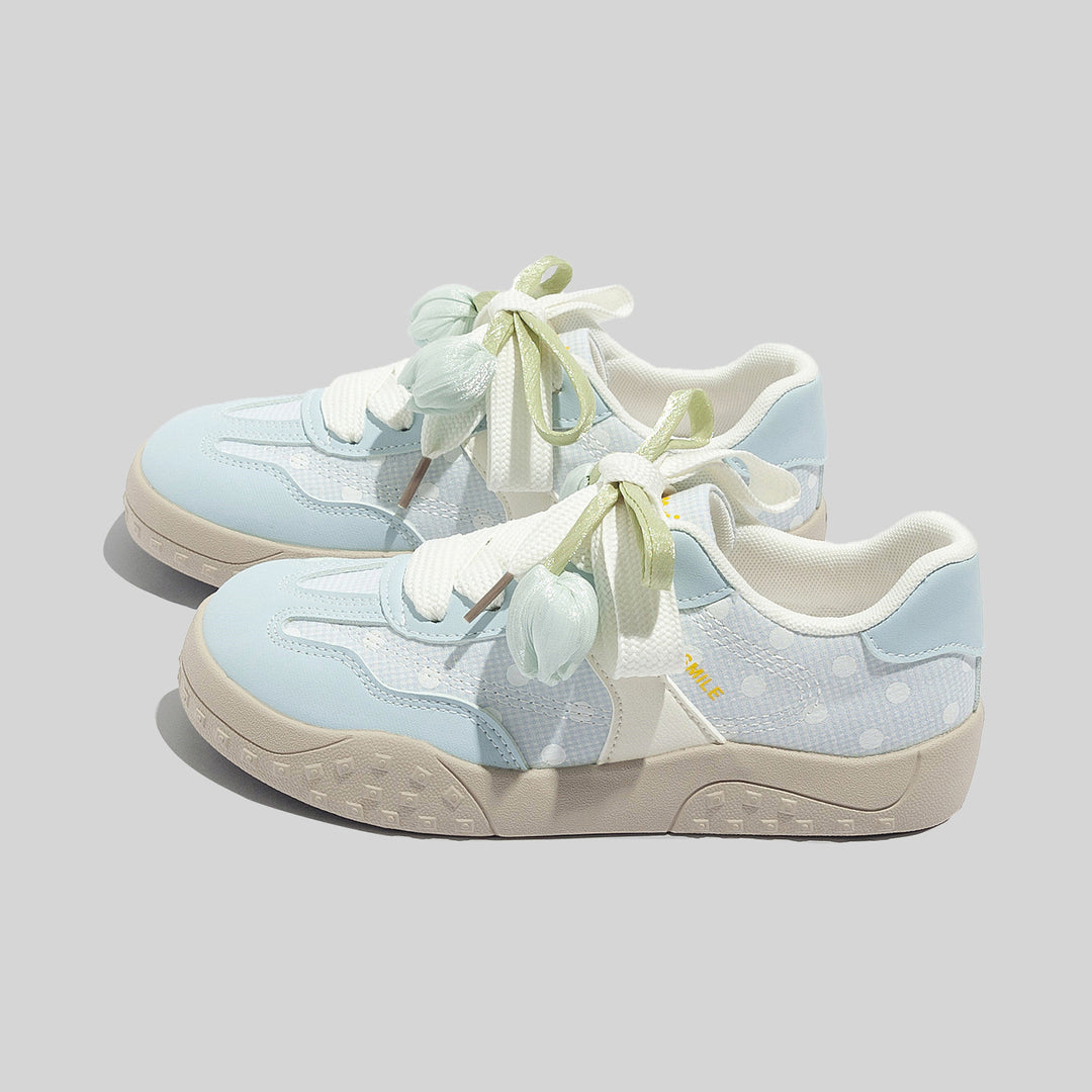 Damen Freizeit Sneakers mit leichtem Punktemuster und verspielten Schleifen EB