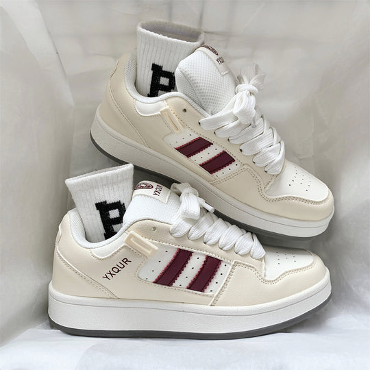 Damen Stylische Sneakers mit perforierter Oberfläche und sportlicher Sohle EB