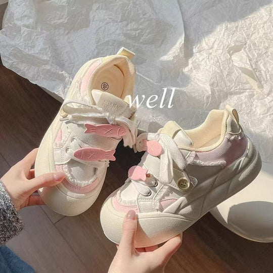 Damen Sportliche Sneaker mit verspielten Applikationen und ergonomischer Dämpfung EB