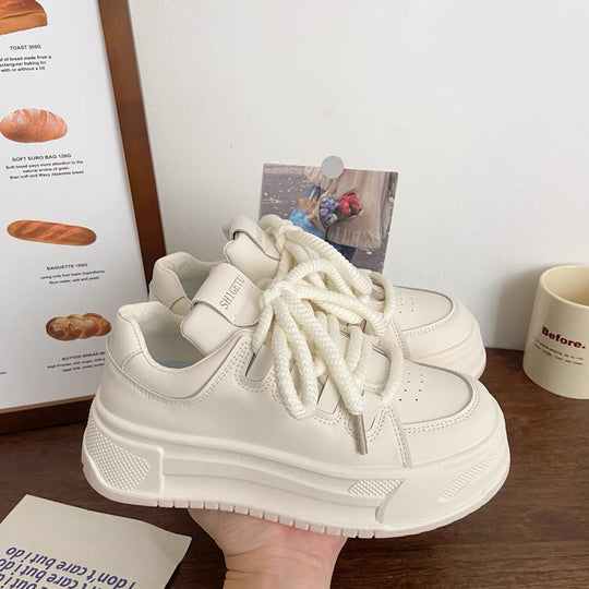 Damen Sneakers mit robustem Design und dämpfender Laufsohle EB