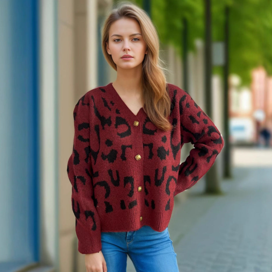 Damen Strickjacke im modernen Leopardenmuster mit Knopfdetails EB
