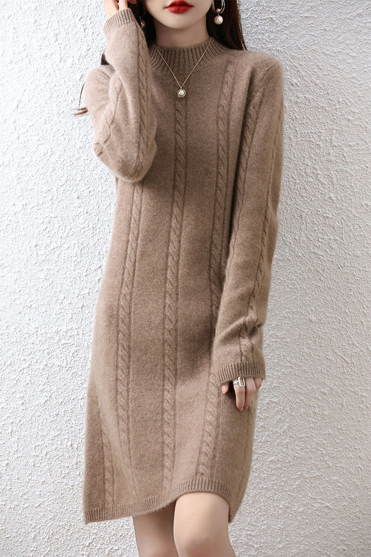 Damen Strickkleid mit elegantem Zopfdesign und hohem Kragen EB