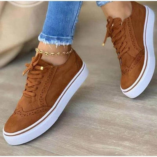 Damen Komfortable Sneaker mit modischem Broguedesign EB