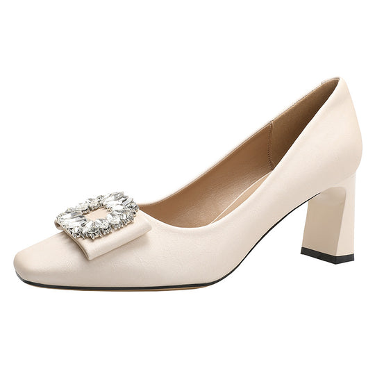 Damen modische Pumps mit funkelndem Schmuckdetail EB