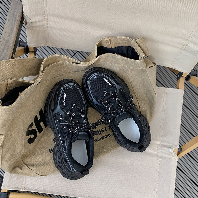 Damen Sportliche Trail Sneakers mit atmungsaktivem Mesh-Obermaterial und robustem Sohlenprofil EB