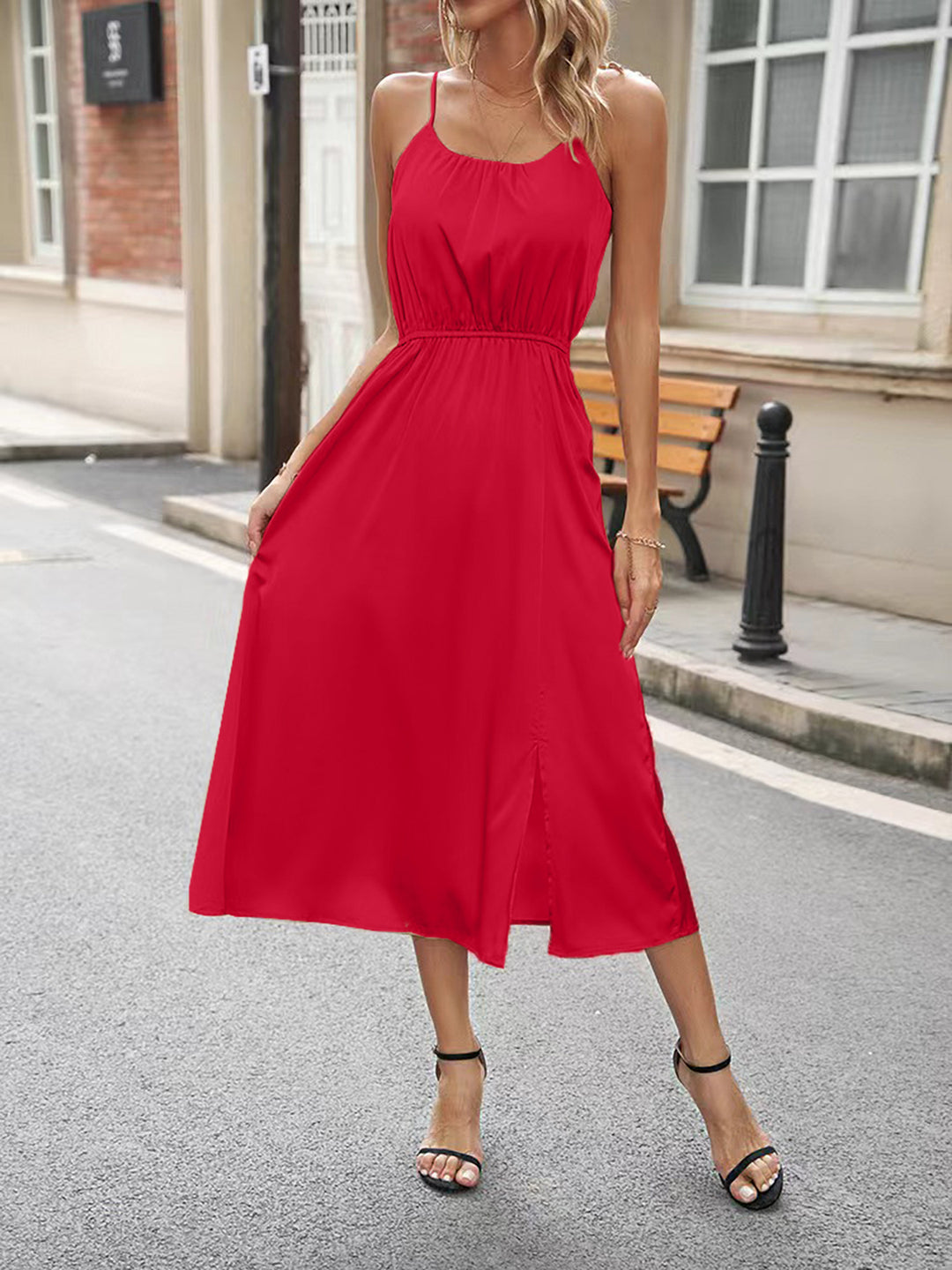 Damen Maxikleid mit luftiger Passform und eleganten Trägern EB
