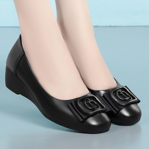 Damen Wedge-Pumps mit dekorativem Schmuckdetail und komfortablem Fußbett EB
