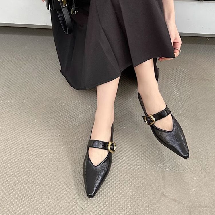 Damen elegante Pumps mit glänzendem Riemchen EB