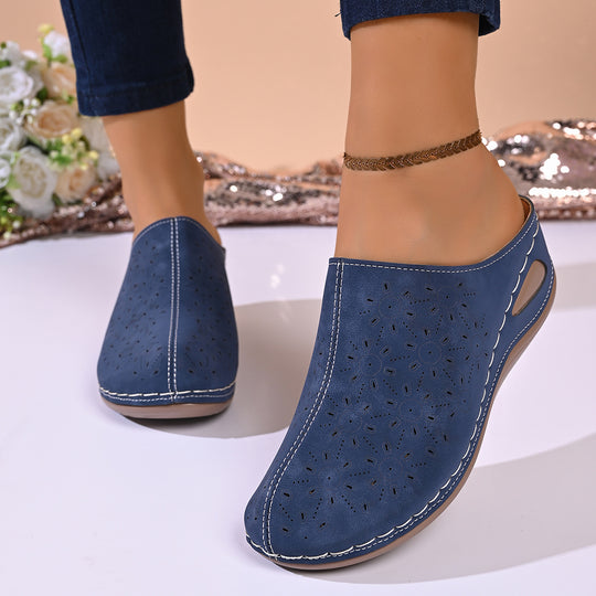 Damen Clogs mit eleganter Lochmuster-Applikation und rutschfester Sohle EB