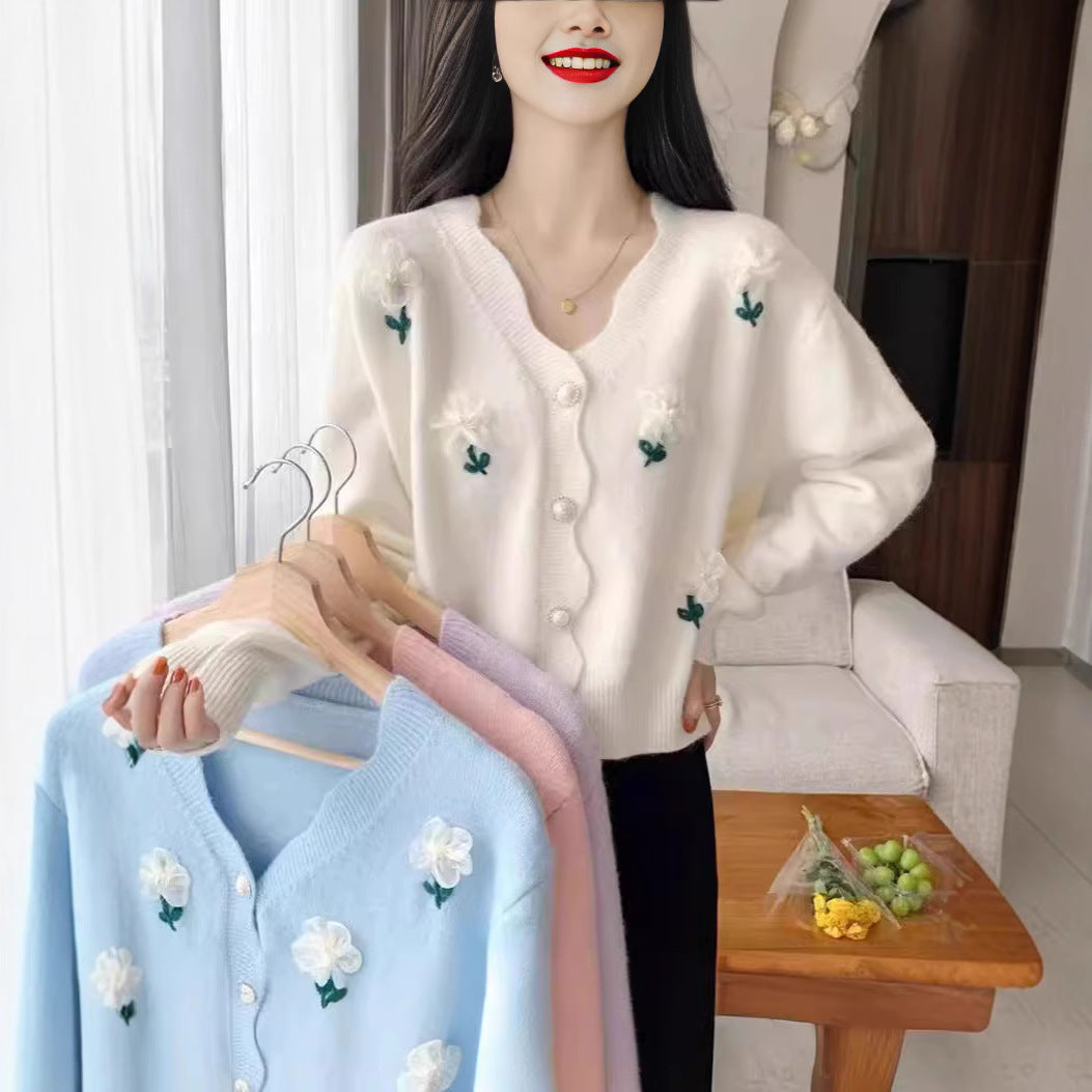 Damen Strickjacke mit floralem Design und eleganten Perlenknöpfen EB