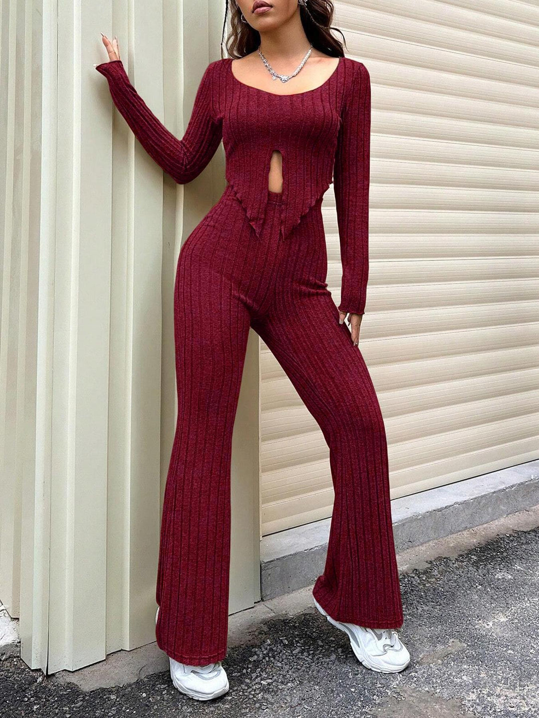 Damen Strickanzug mit modischem Cut-Out EB
