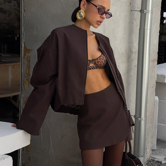 Damen modische cropped Jacke mit kurzem Schnitt und passendem Rock EB
