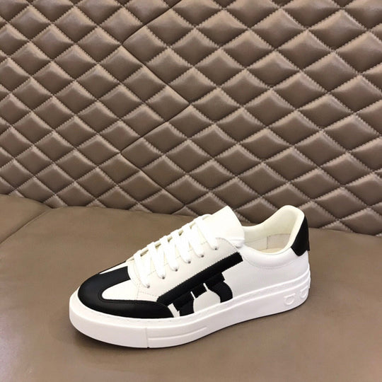 Damen Sportliche Sneakers mit stilvollem Kontrast-Design und gepolsterter Innensohle von EB