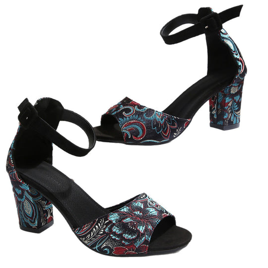 Damen  offene Mules mit besticktem Paisley-Muster, glänzender Kunstlederblatt und mittelhohem Blockabsatz EB