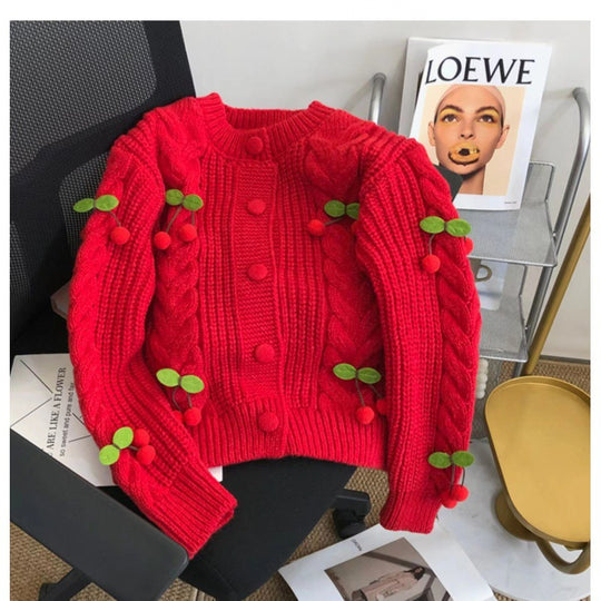 Damen Strickjacke mit verspieltem Kirschmotiv und eleganten Zopfmustern EB