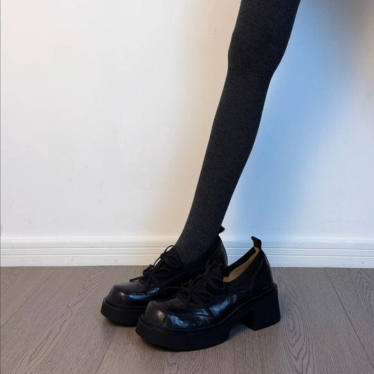 Damen modische und bequeme Slipper mit dekorativen Schnürdetails EB