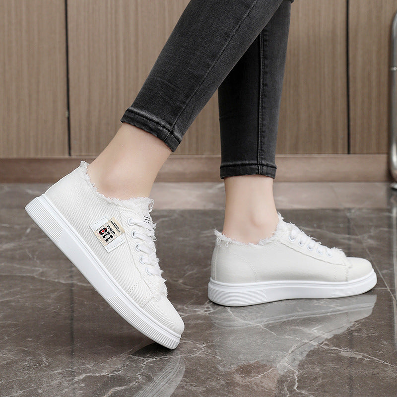 Damen lässige Sneaker mit modischem Used-Look und elastischem Schnürsystem EB