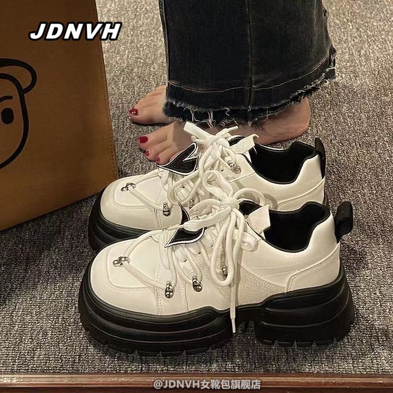 Damen Sportliche Chunky Sneakers mit attraktiven Verzierungen EB