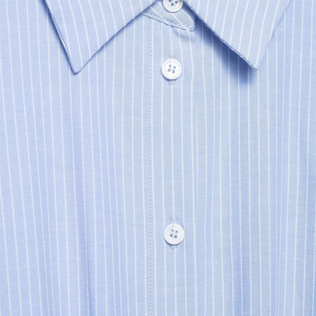 Damenbluse mit asymmetrischem Knoten und raffinierter Drapierung EB