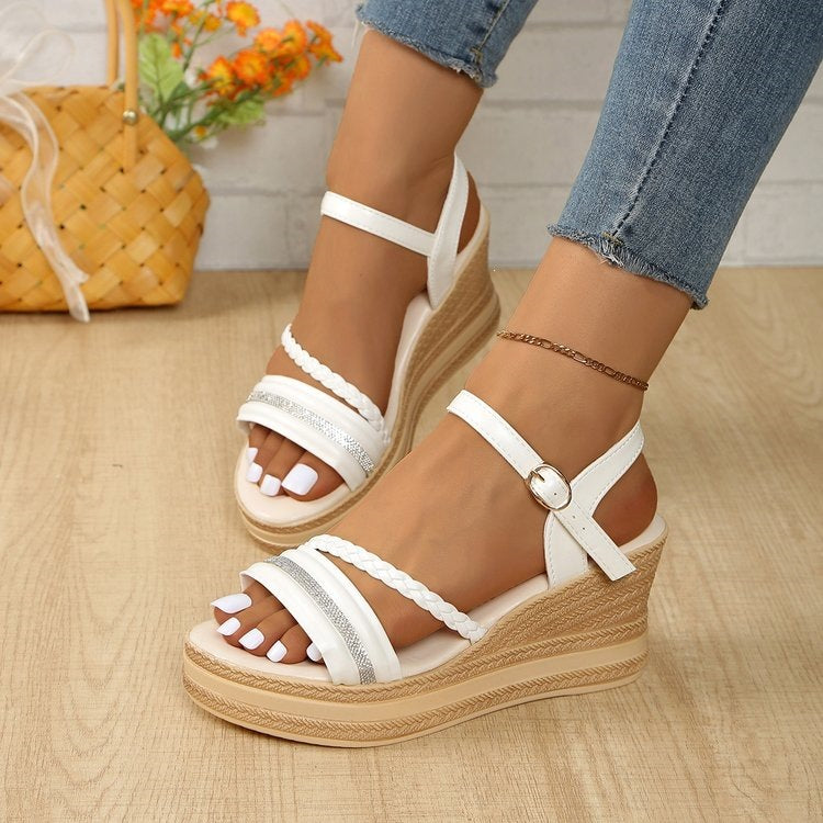 Damen Wedge-Sandalen mit elegantem Riemendesign EB